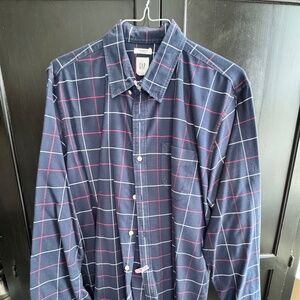 GAP Long Sleeved Shirt – Button Down Collar / Blue, Red, and White Plaid